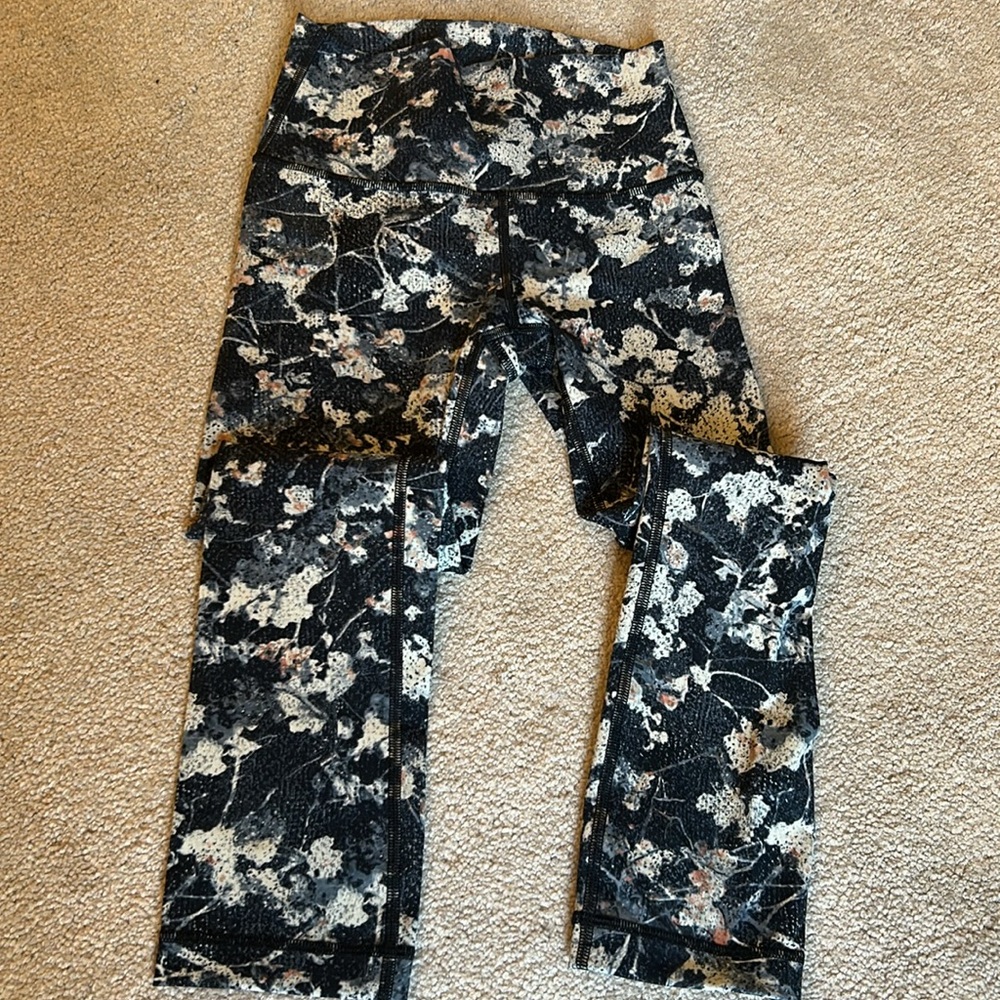 Lululemon Floral Abstract Pattern Leggings size 2
